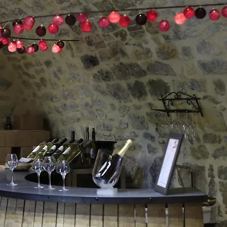 לינה וארוחת בוקר Domaine De Peyre Brune *